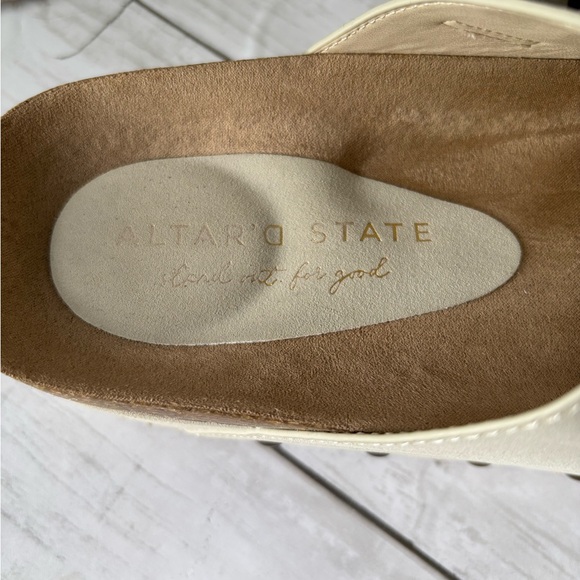 Altar’d State Platform Strappy Sandals- Size 7.5 - Picture 3 of 3